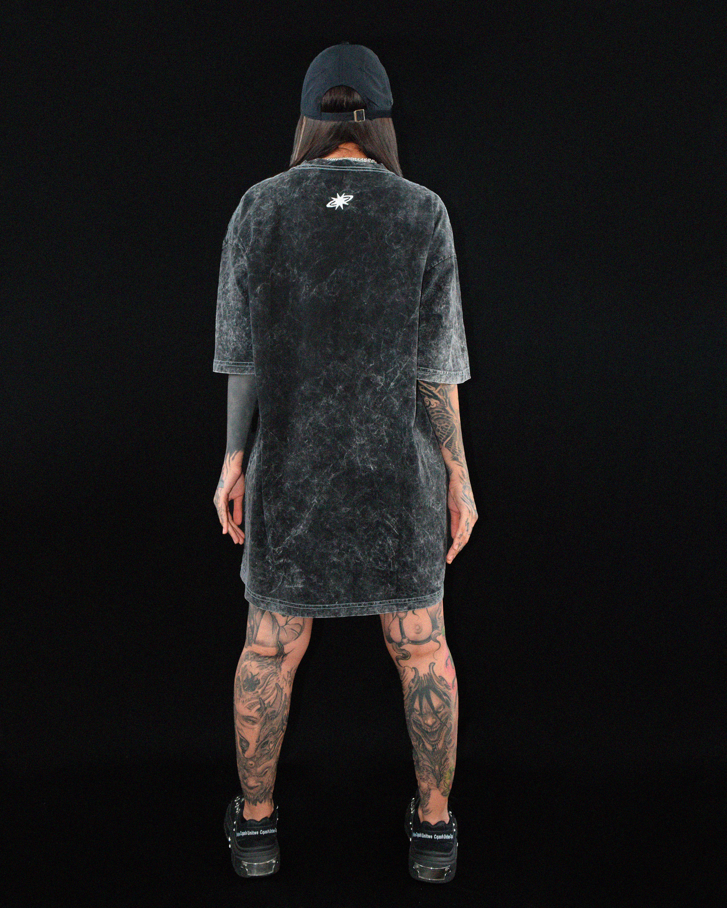 Bordado de alta calidad en polera washed de algodón peruano – bordado tribal en blanco o rosa, Urania Club