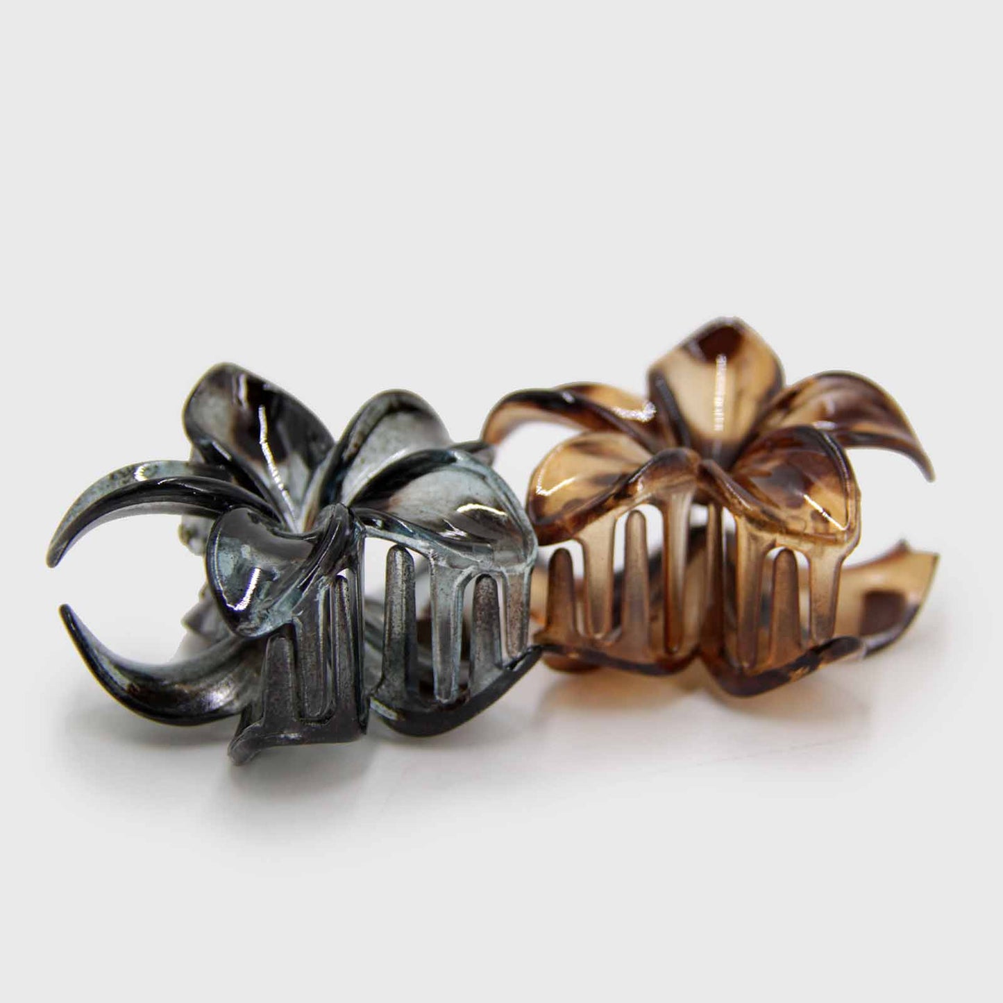 Clip decorativo en forma de flor, accesorio ideal para cualquier look | Urania Club