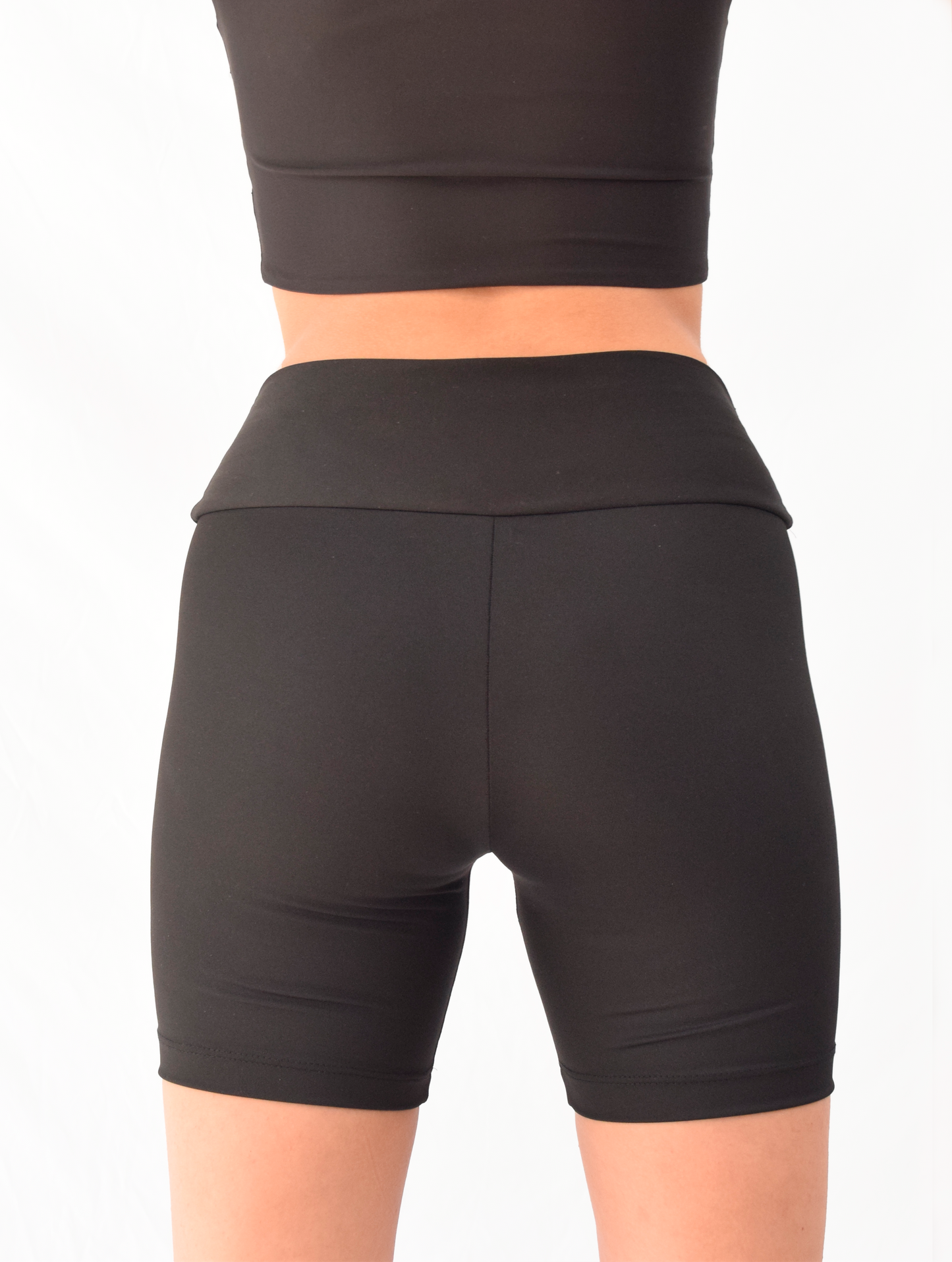 short biker negro 84% poliéster spandex