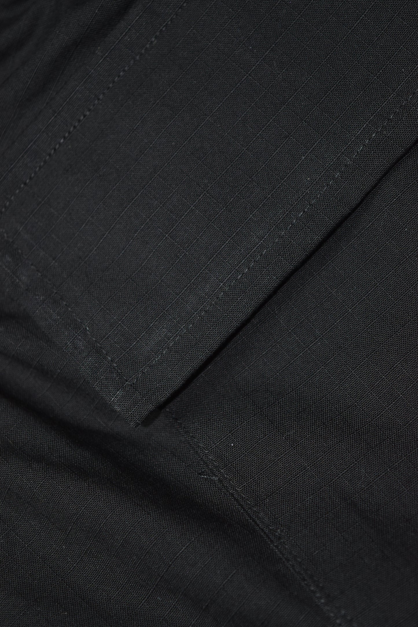 Pantalón urbano con diseño utilitario y corte relajado – Urania Club
