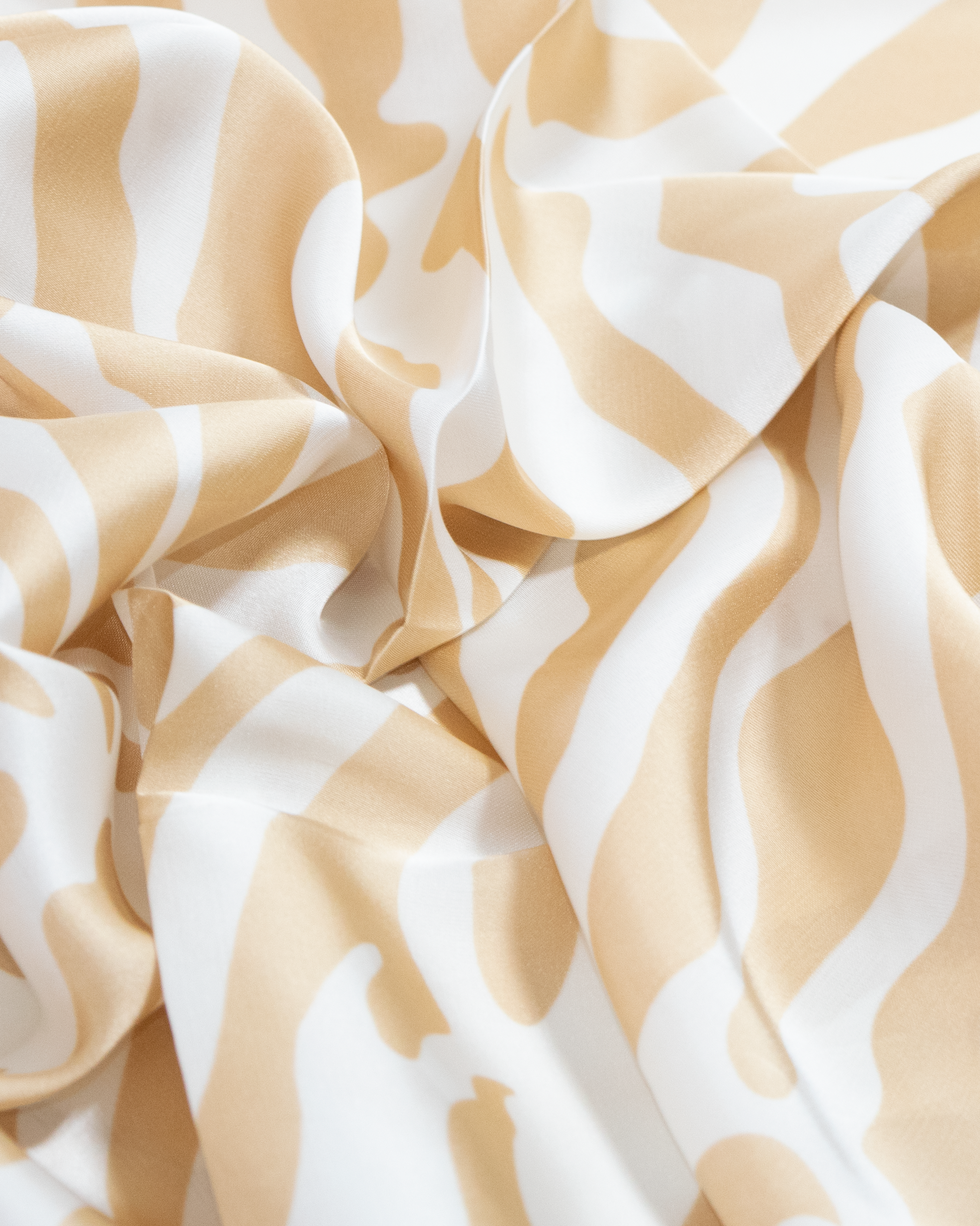 Pañuelo elegante de cebra blanco y dorado para estilo sofisticado