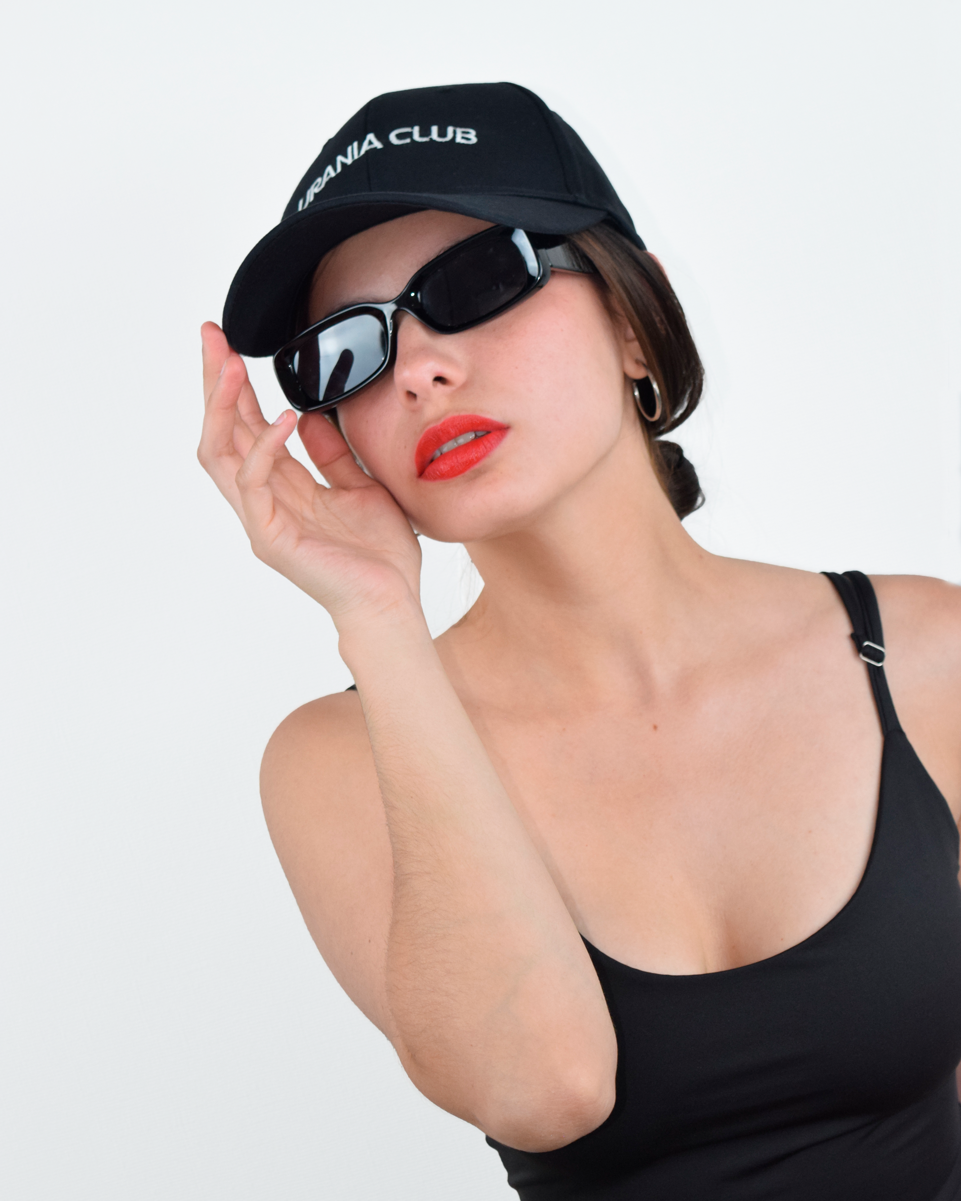 Gorra ajustable de algodón con diseño bordado frontal