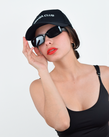 Gorra ajustable de algodón con diseño bordado frontal