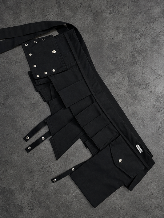Cinturón falda utility negro con bolsillos y broches metálicos - Urania Club