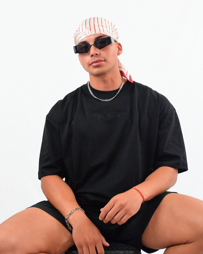 Diseño exclusivo bordado en polera negra de algodón peruano – bordado Urania Club o Tribal, Urania Club