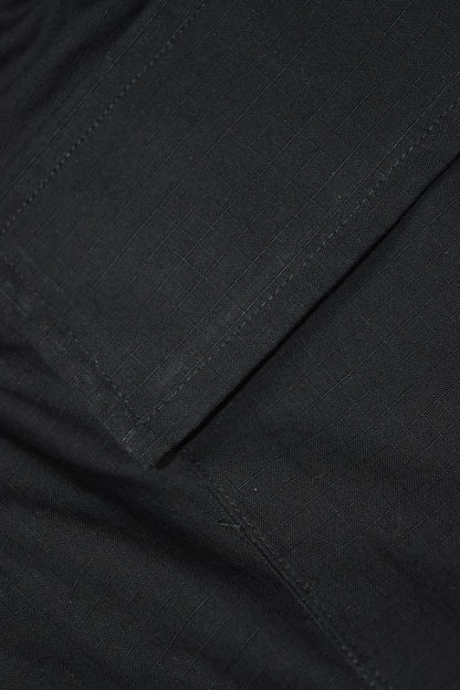 Pantalón urbano con diseño utilitario y corte relajado – Urania Club