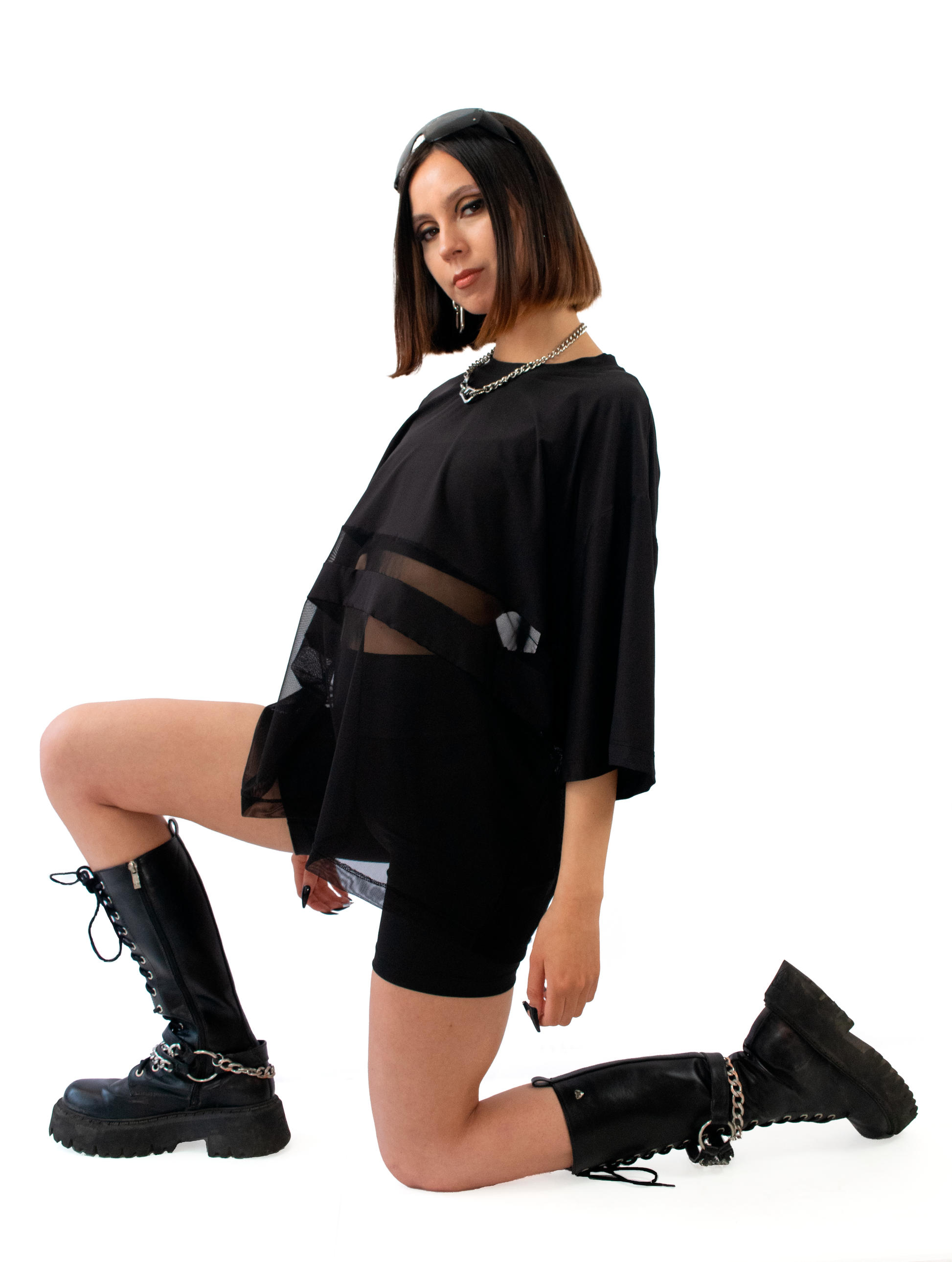 polera oversize con detalle transparente