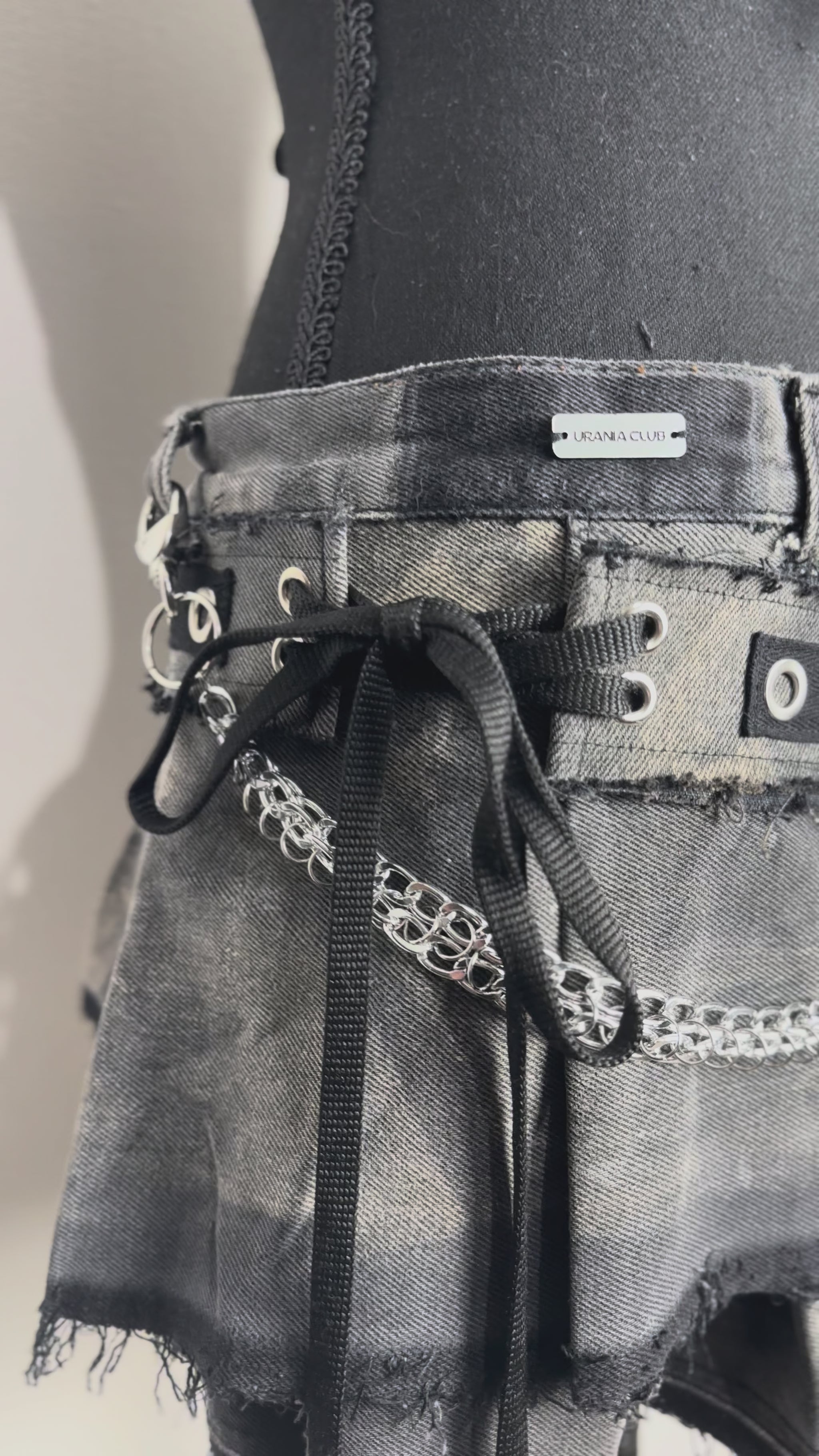 Conjunto top y falda denim Static visto de lado